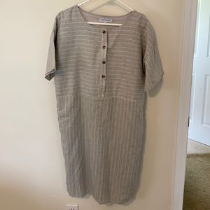 Piper and Scoot Sz L short sleeved grey dress-EUC!